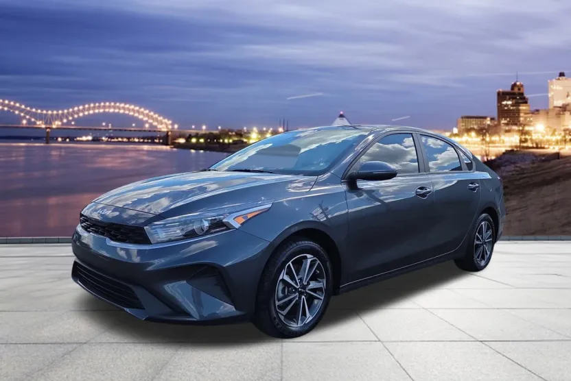 2023 Kia Forte LXS photo 1