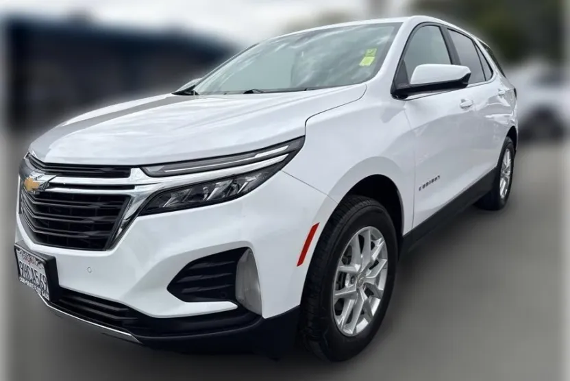 2023 Chevrolet Equinox LT photo 1