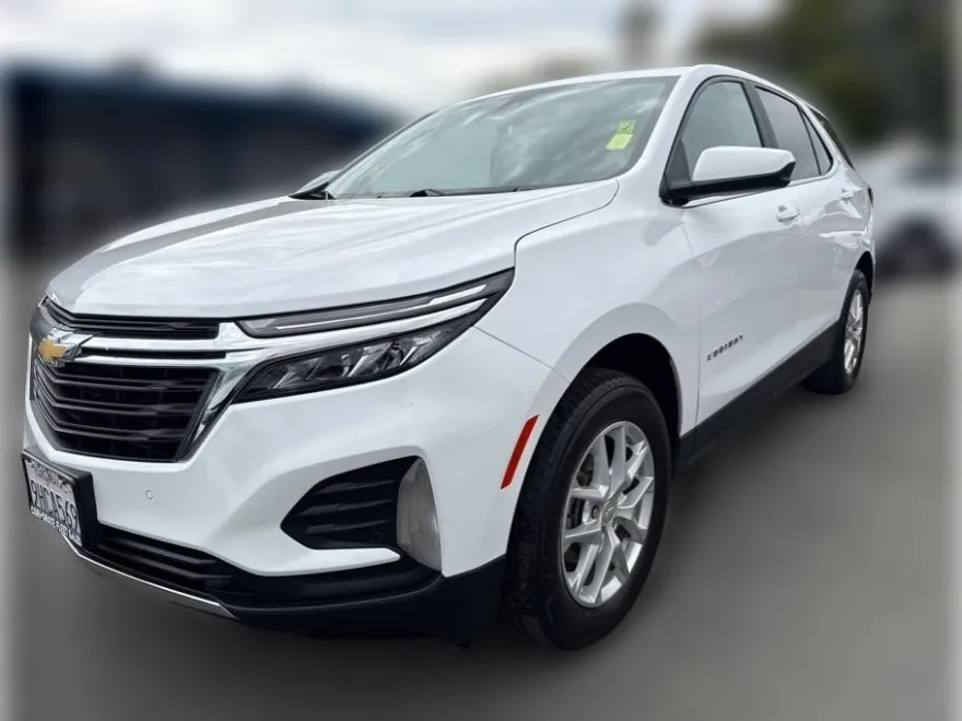 2023 Chevrolet Equinox LT photo 1