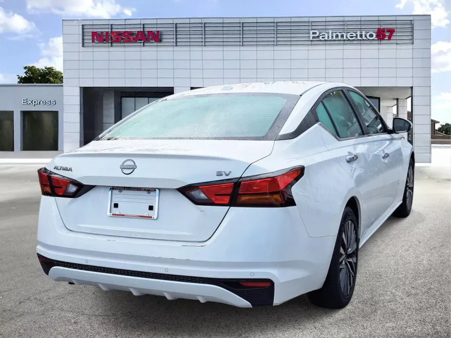 2023 Nissan Altima 2.5 SV photo 1