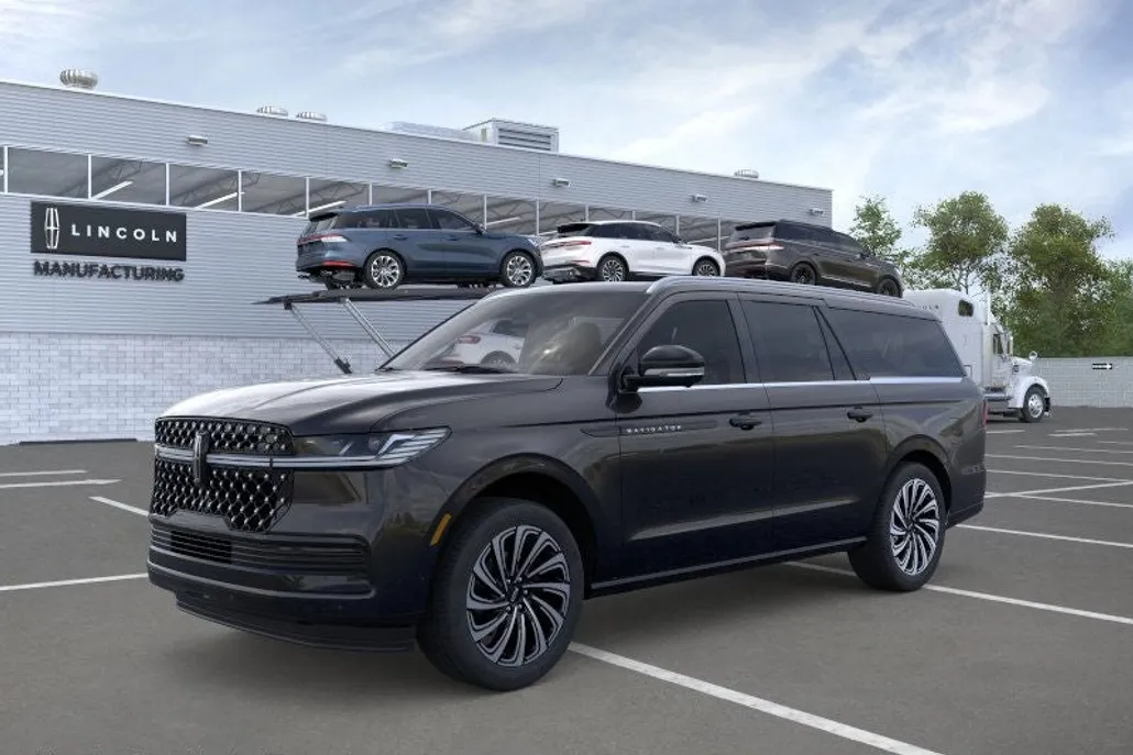 2025 Lincoln Navigator Black Label photo 1