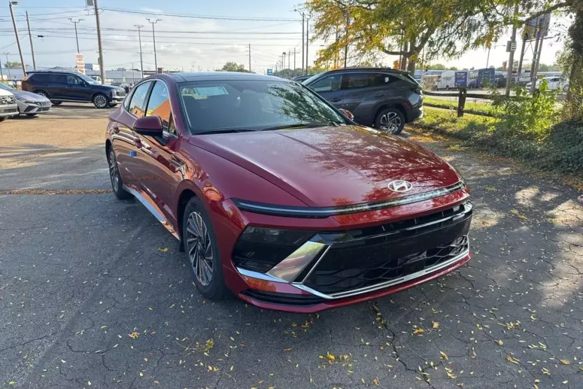 2026 Hyundai Sonata Hybrid SEL photo 1