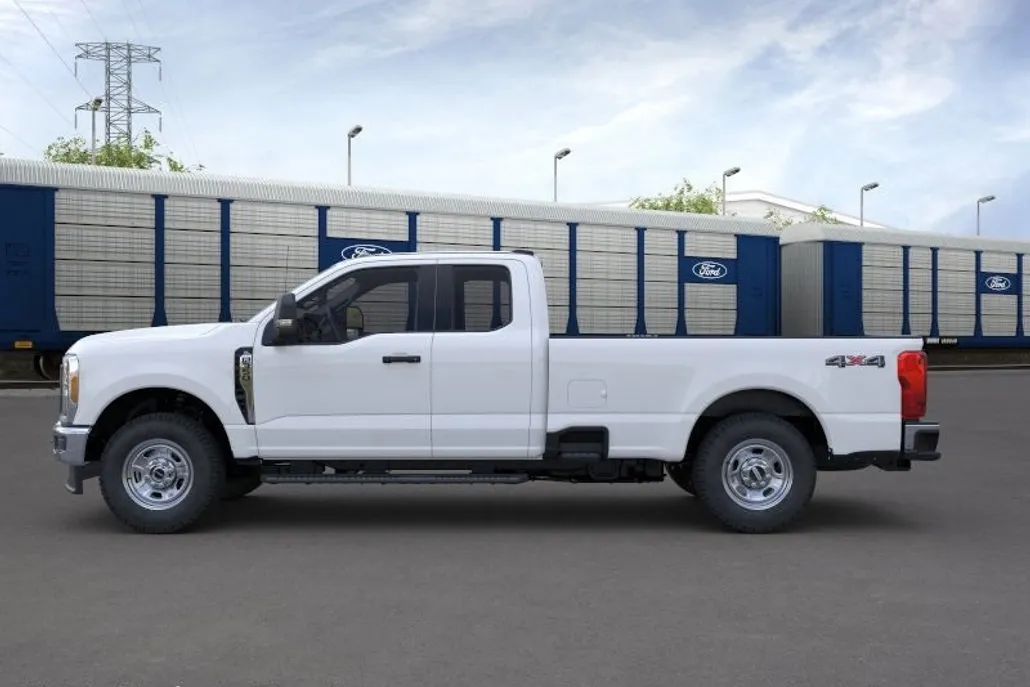 2025 Ford F-350 photo 1