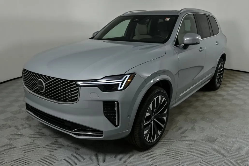 2026 Volvo XC90 Plus photo 1