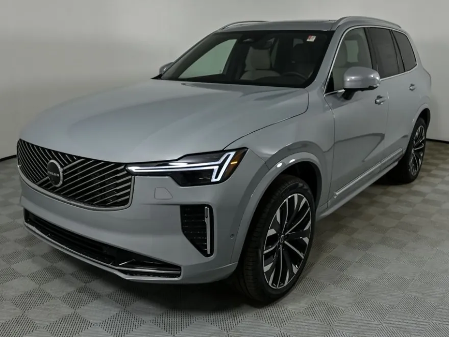 2026 Volvo XC90 Plus photo 1