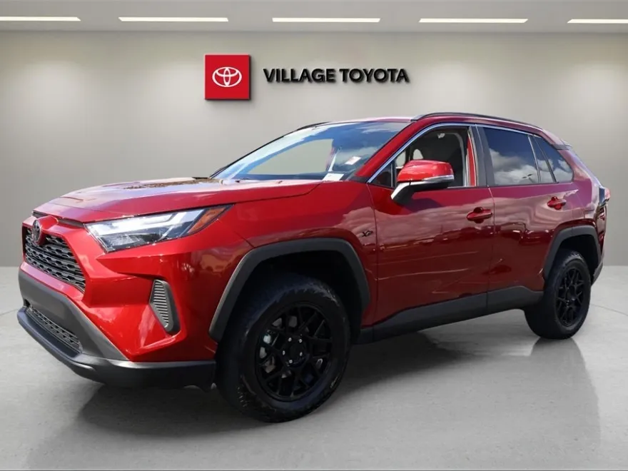 2023 Toyota RAV4 XLE photo 1