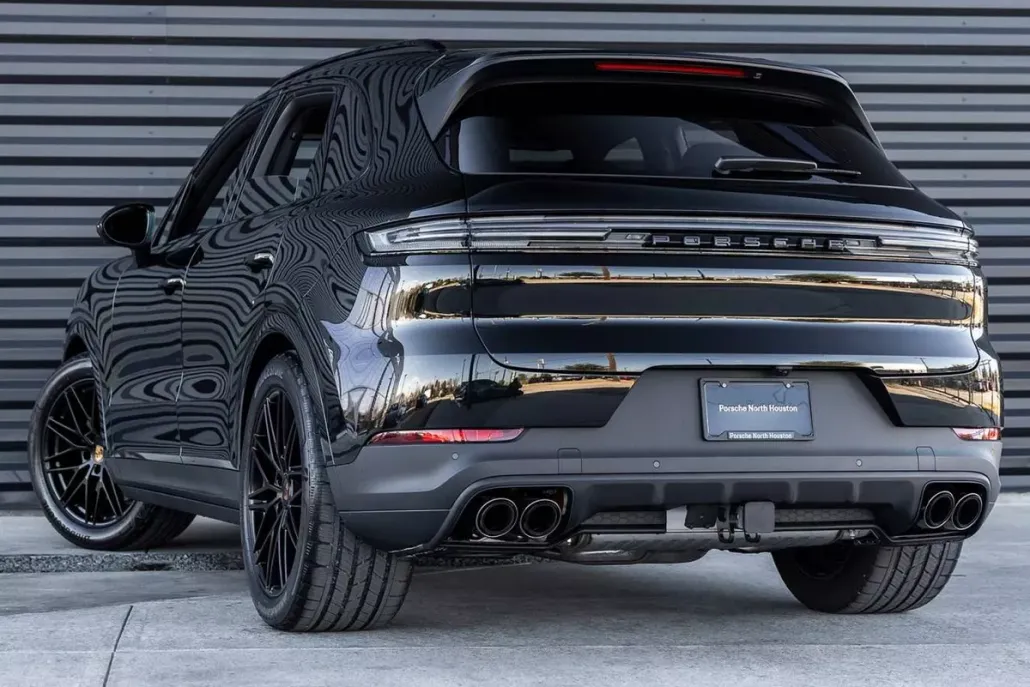 2025 Porsche Cayenne Base photo 1