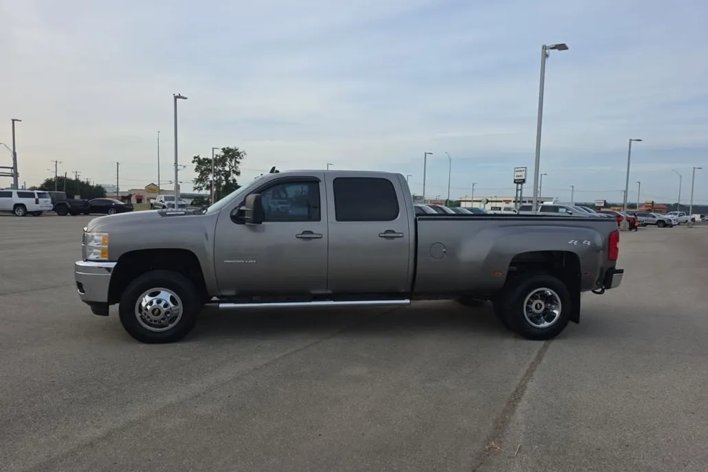 2012 Chevrolet Silverado 3500HD LTZ photo 1