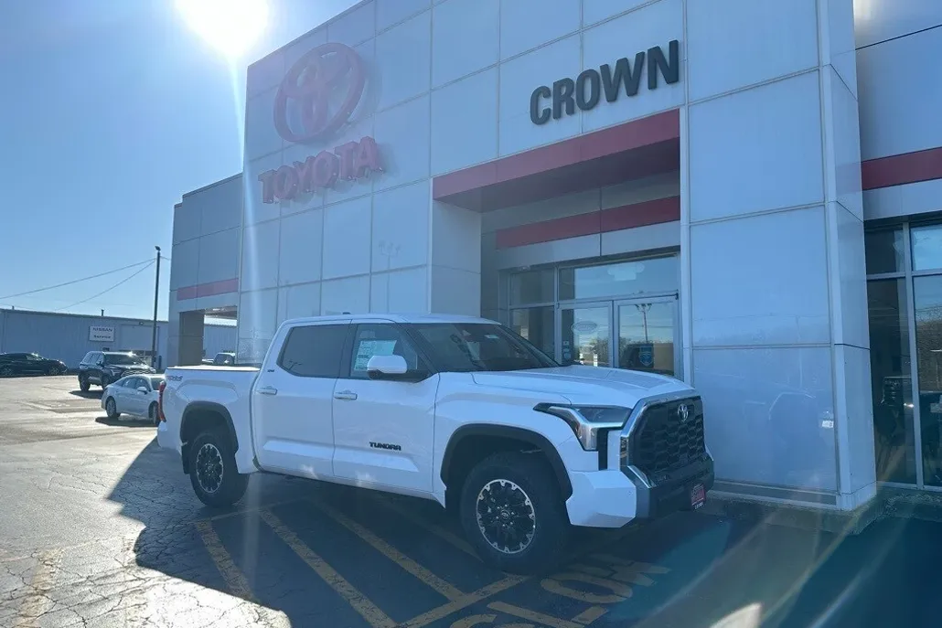 2025 Toyota Tundra SR5 photo 1