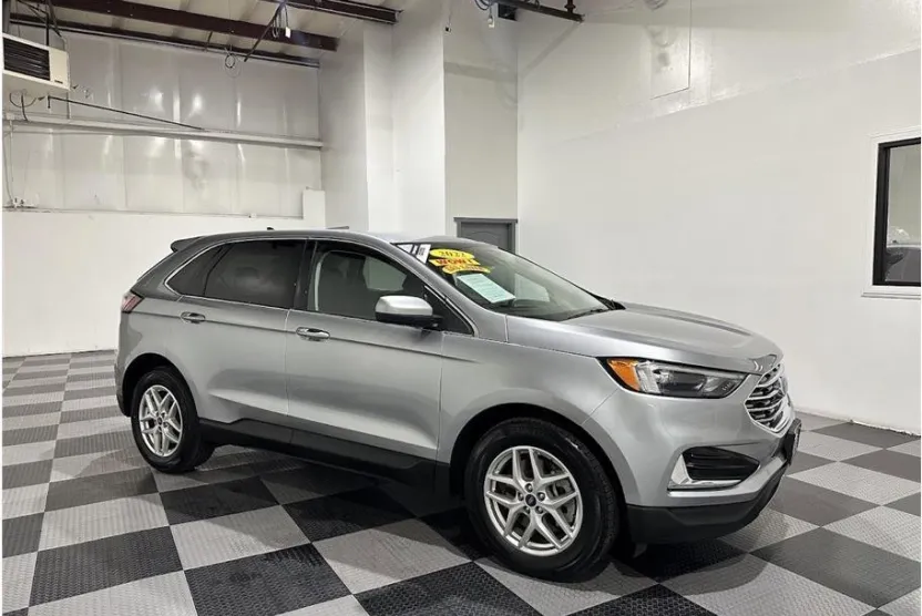 2022 Ford Edge SEL Sport photo 1
