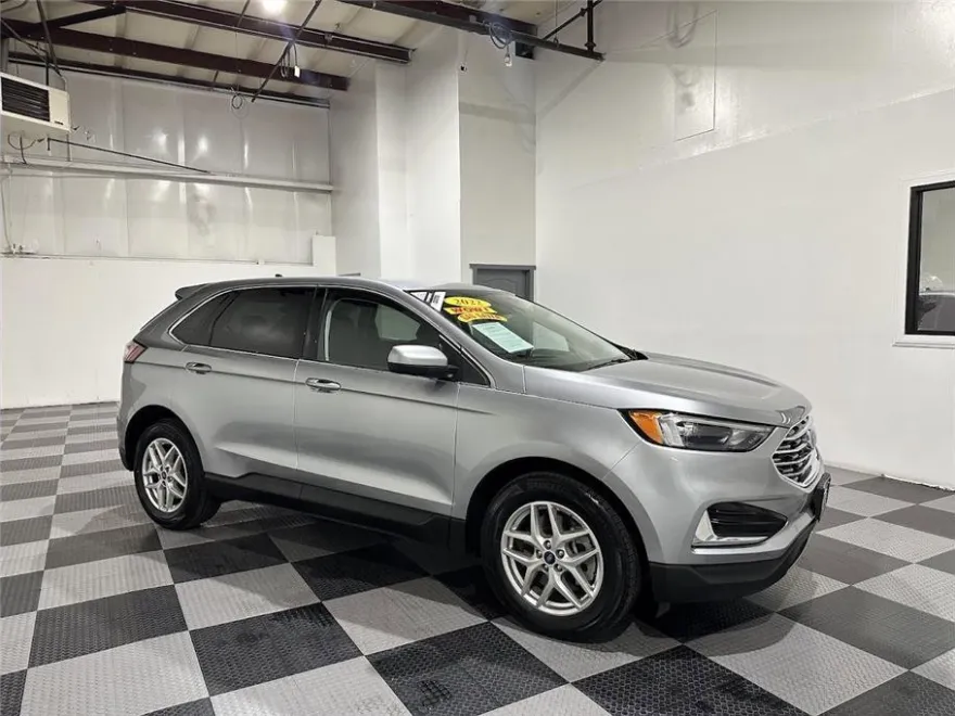 2022 Ford Edge SEL Sport photo 1