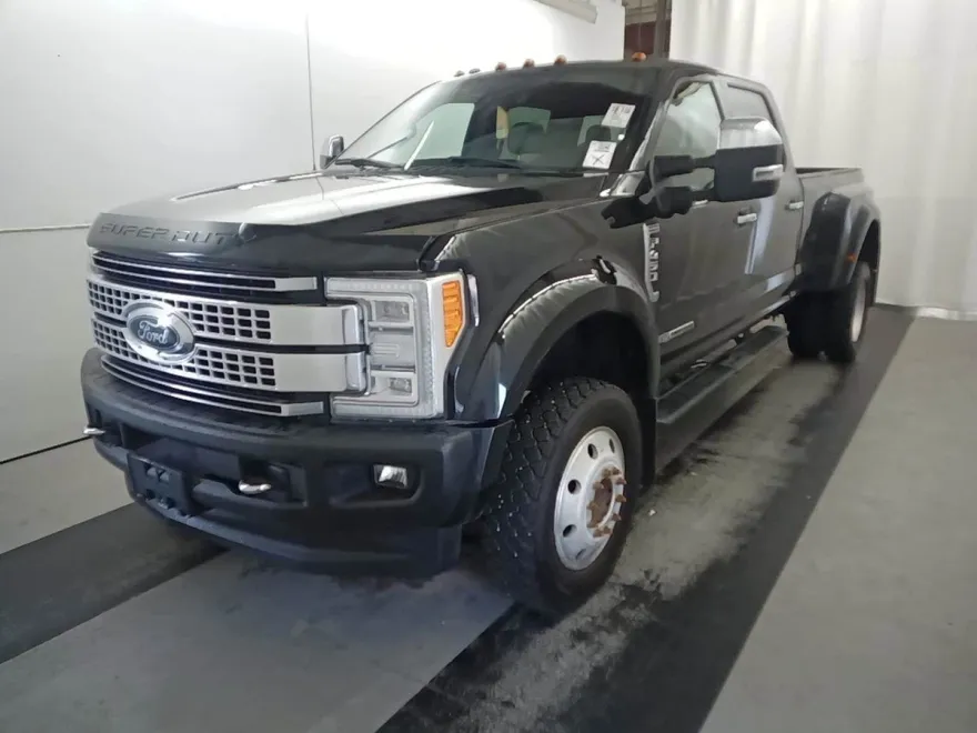 2017 Ford F-450 Platinum photo 1