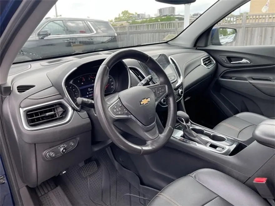 2022 Chevrolet Equinox Premier photo 1