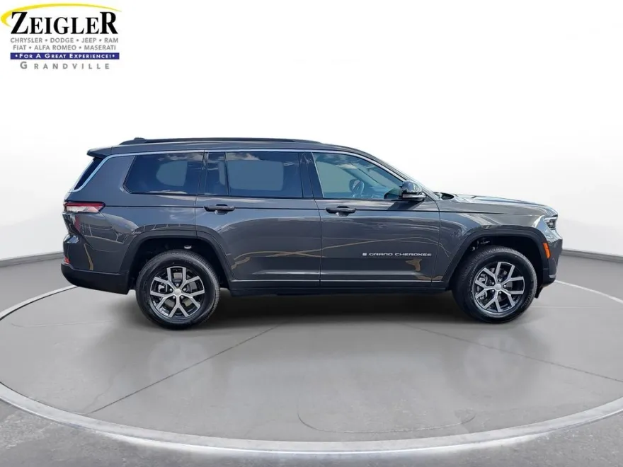 2025 Jeep Grand Cherokee Limited photo 1