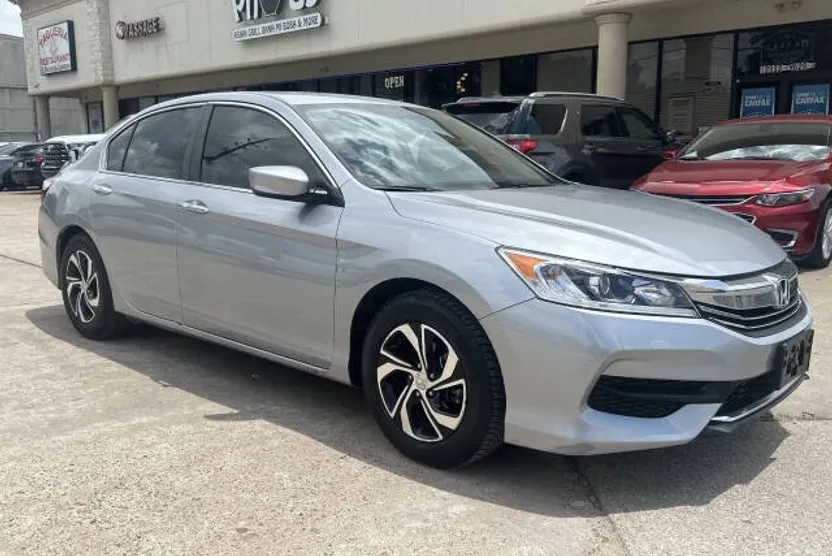 2017 Honda Accord LX photo 1