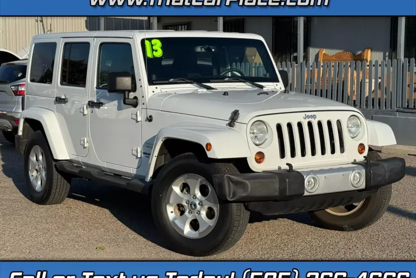 2013 Jeep Wrangler Unlimited Sahara photo 1