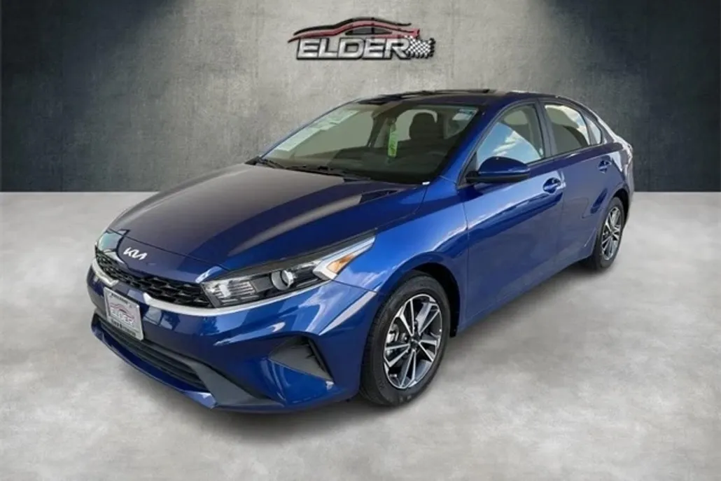 2024 Kia Forte LXS photo 1