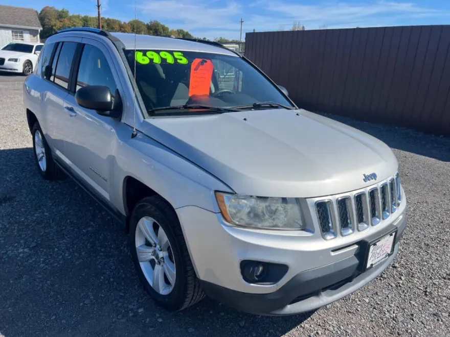 2011 Jeep Compass Sport photo 1