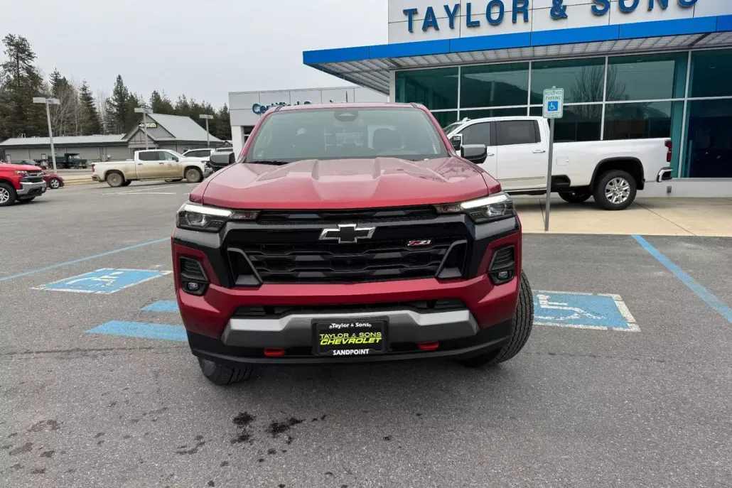 2025 Chevrolet Colorado Z71 photo 1