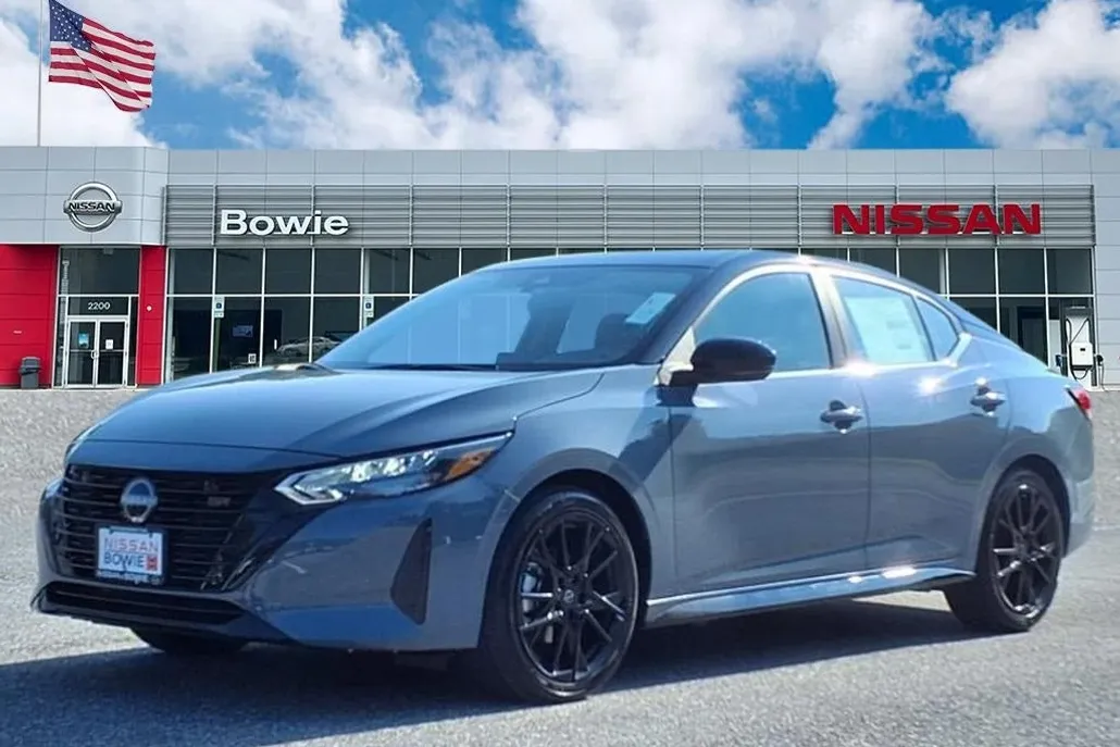 2025 Nissan Sentra SR photo 1