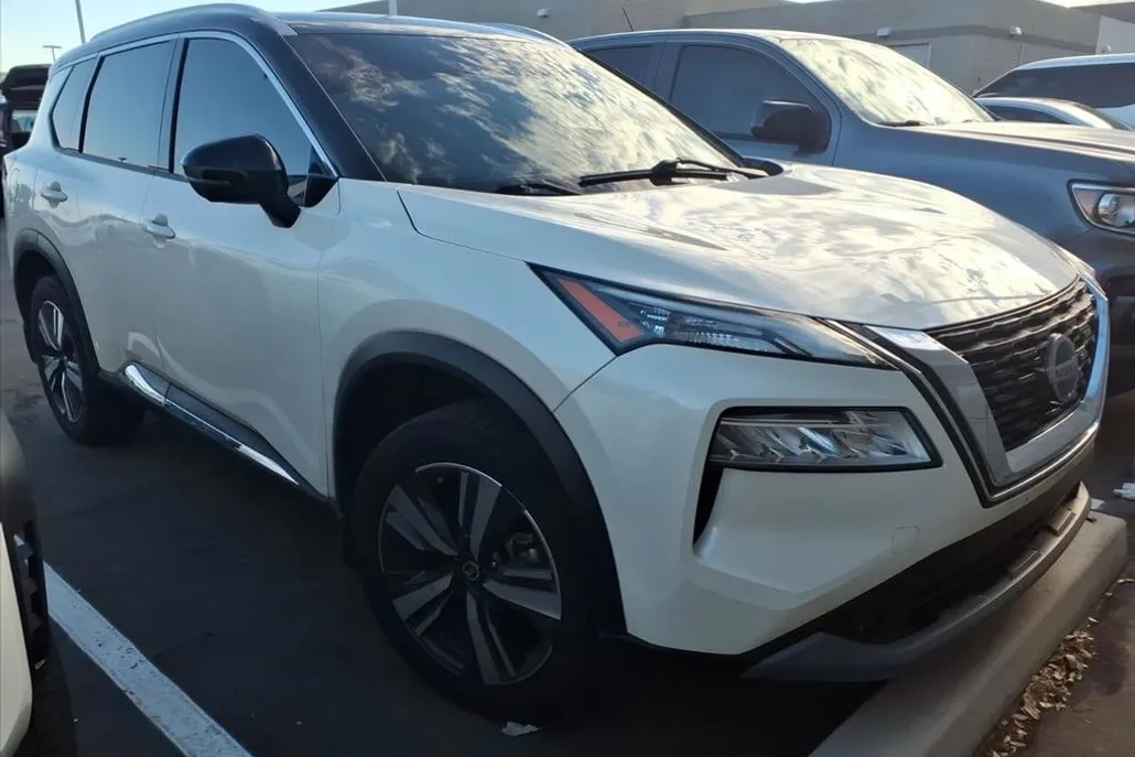 2021 Nissan Rogue SL photo 1