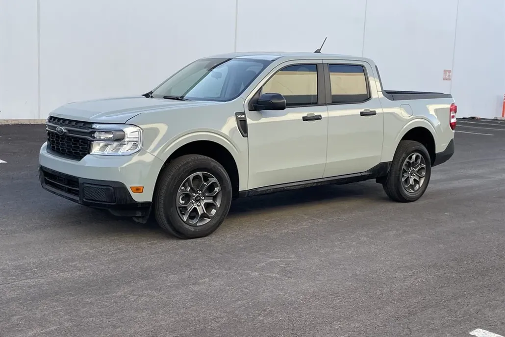 2024 Ford Maverick XLT photo 1