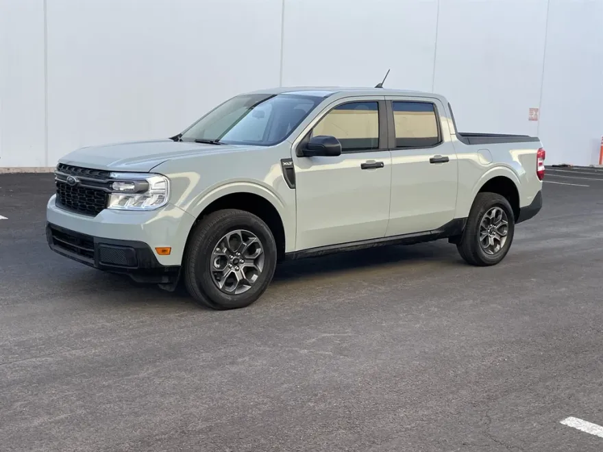 2024 Ford Maverick XLT photo 1
