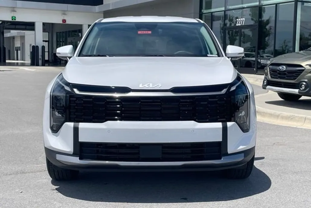2026 Kia Sportage EX photo 1