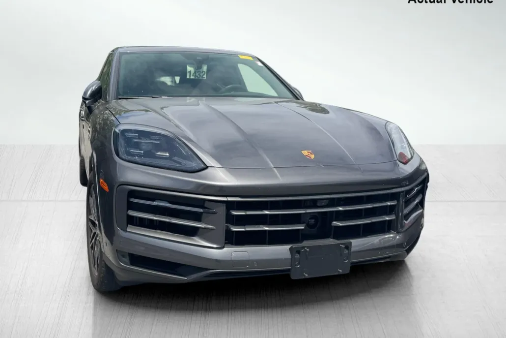 2024 Porsche Cayenne Base photo 1