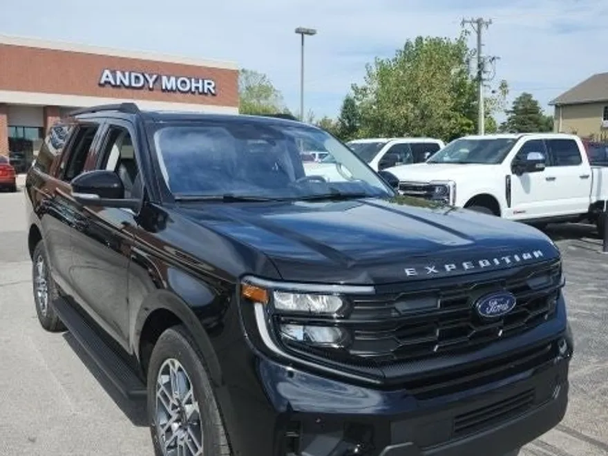 2025 Ford Expedition MAX photo 1
