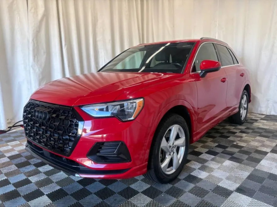 2020 Audi Q3 Premium 45 TFSI photo 1