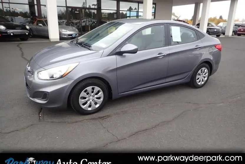 2017 Hyundai Accent SE photo 1
