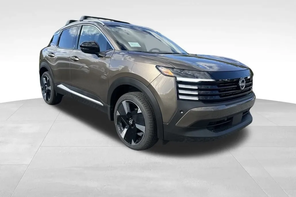 2026 Nissan Kicks SR photo 1