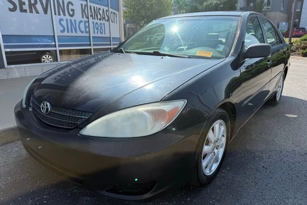 2003 Toyota Camry XLE photo 1