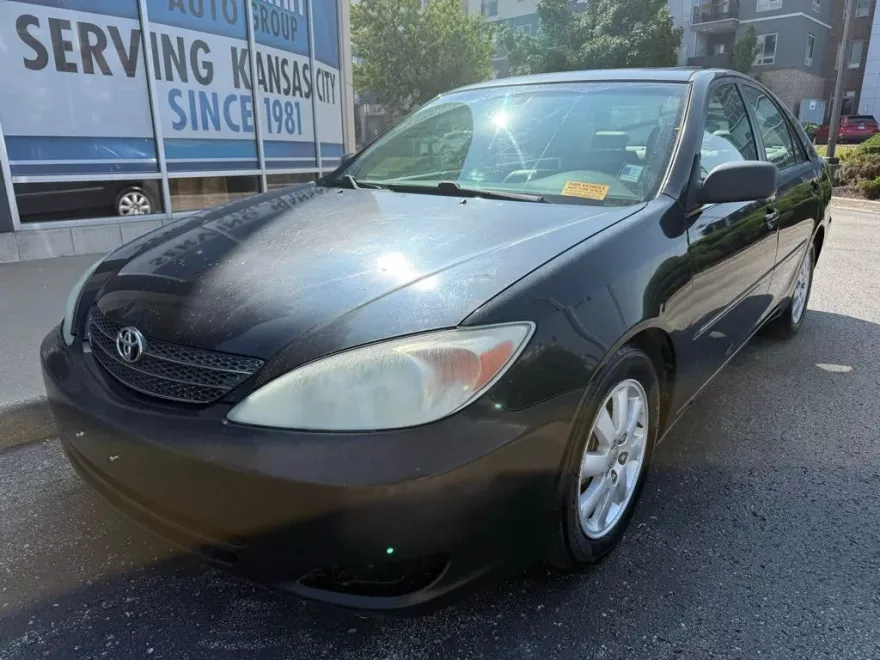 2003 Toyota Camry XLE photo 1