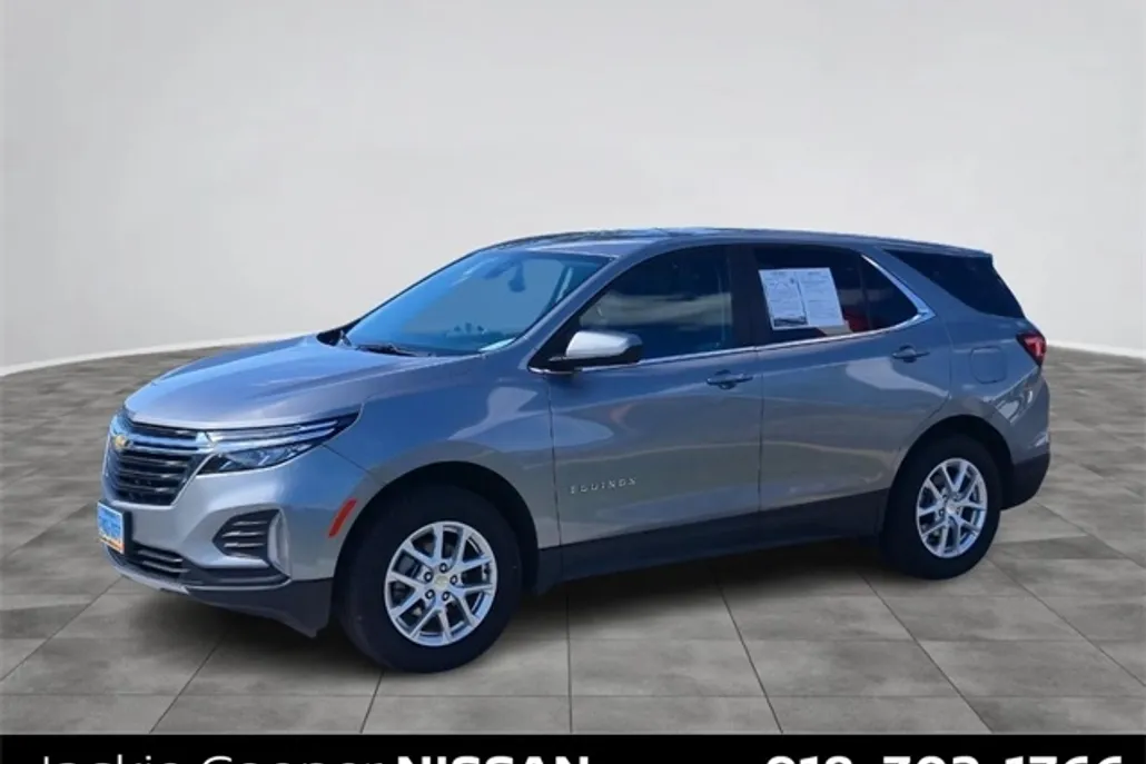 2023 Chevrolet Equinox LT photo 1