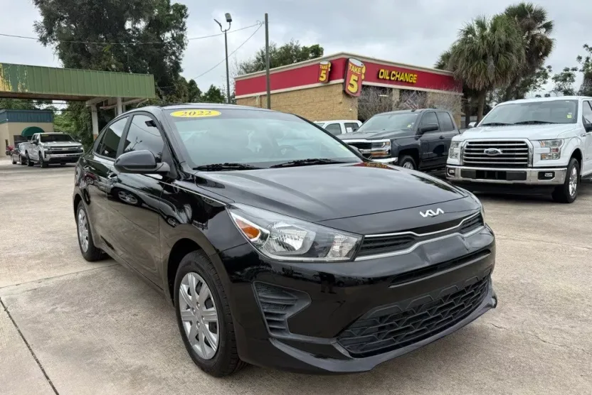 2022 Kia Rio LX S photo 1