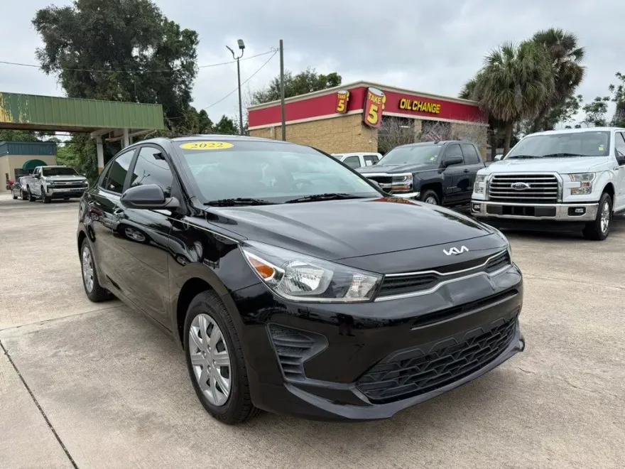 2022 Kia Rio LX S photo 1