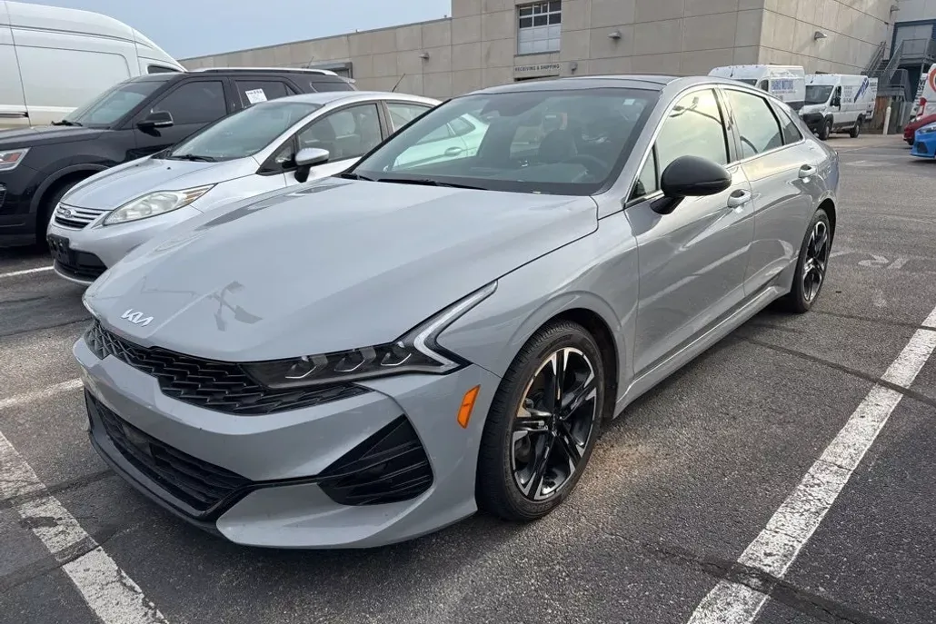 2023 Kia K5 GT-Line photo 1