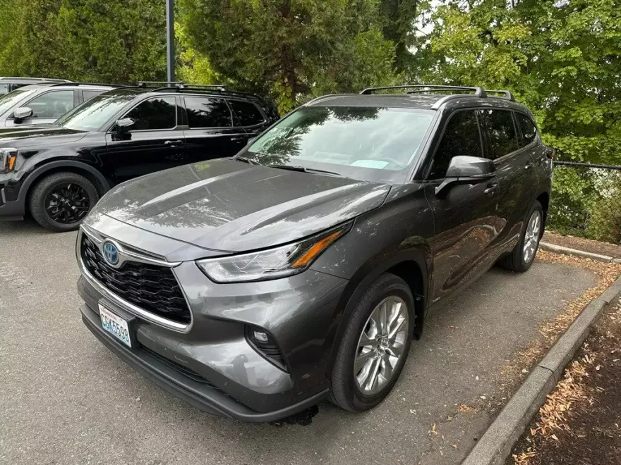 2023 Toyota Highlander Hybrid Limited photo 1