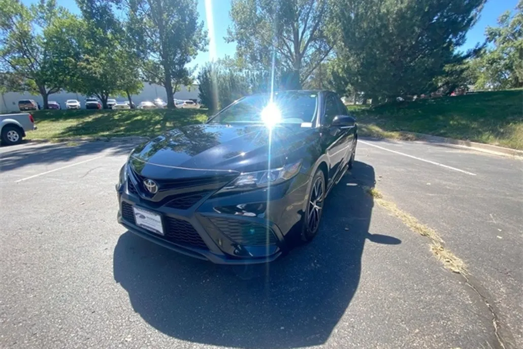2024 Toyota Camry SE photo 1