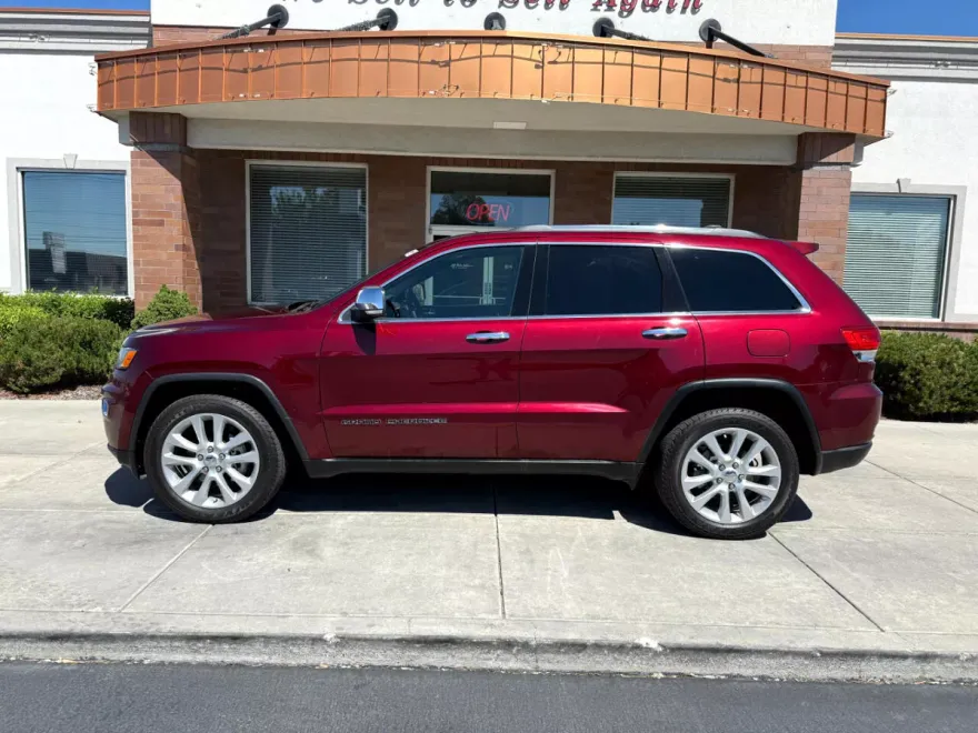 2017 Jeep Grand Cherokee Limited photo 2