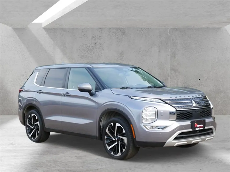 2022 Mitsubishi Outlander SE photo 1