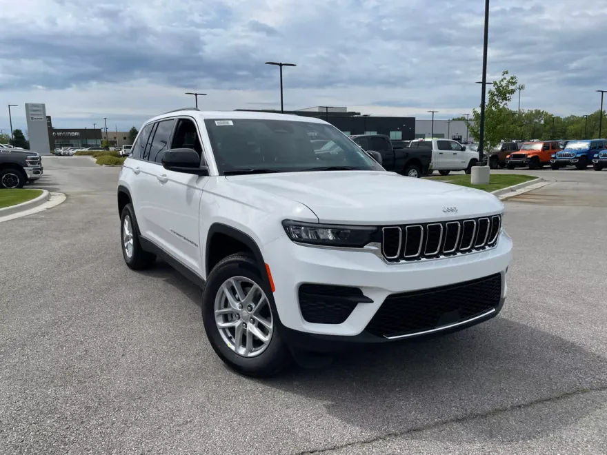 2025 Jeep Grand Cherokee Laredo X photo 1