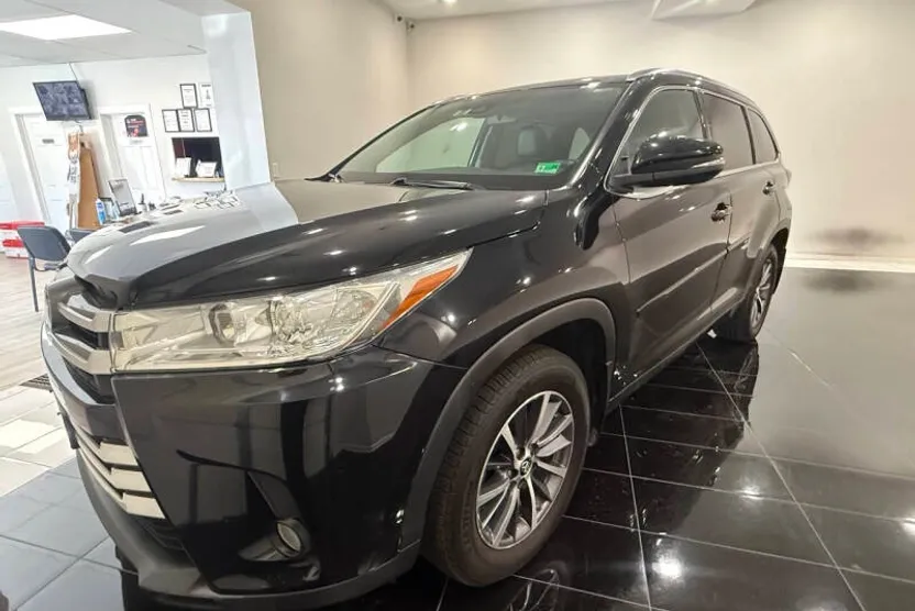 2018 Toyota Highlander SE XLE photo 1