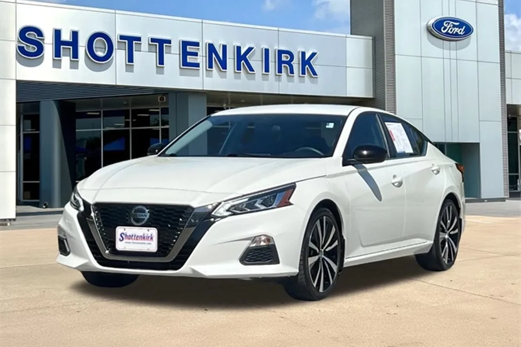 2020 Nissan Altima 2.5 SR photo 1