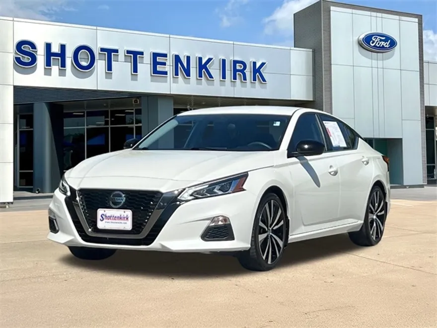 2020 Nissan Altima 2.5 SR photo 1