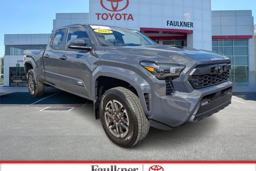 2025 Toyota Tacoma 4x4 SR5 Double Cab photo 1