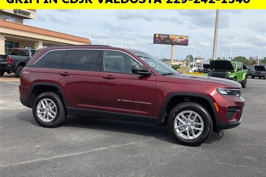 2025 Jeep Grand Cherokee Laredo X photo 1