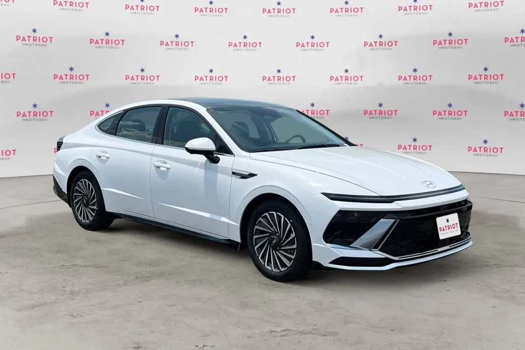 2025 Hyundai Sonata Hybrid Limited photo 1